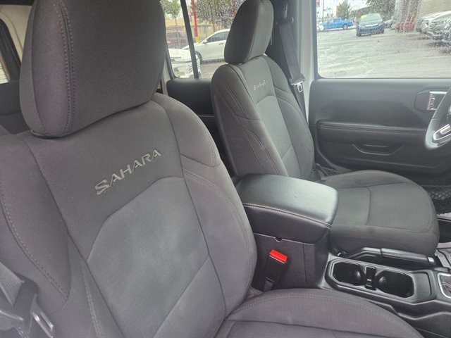 Used 2023 Jeep Wrangler Unlimited Sahara AWD/4WD image 8