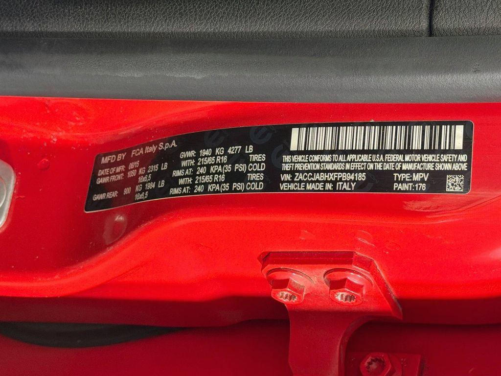 Used 2015 Jeep Renegade Latitude w/ Cold Weather Group II FWD image 29