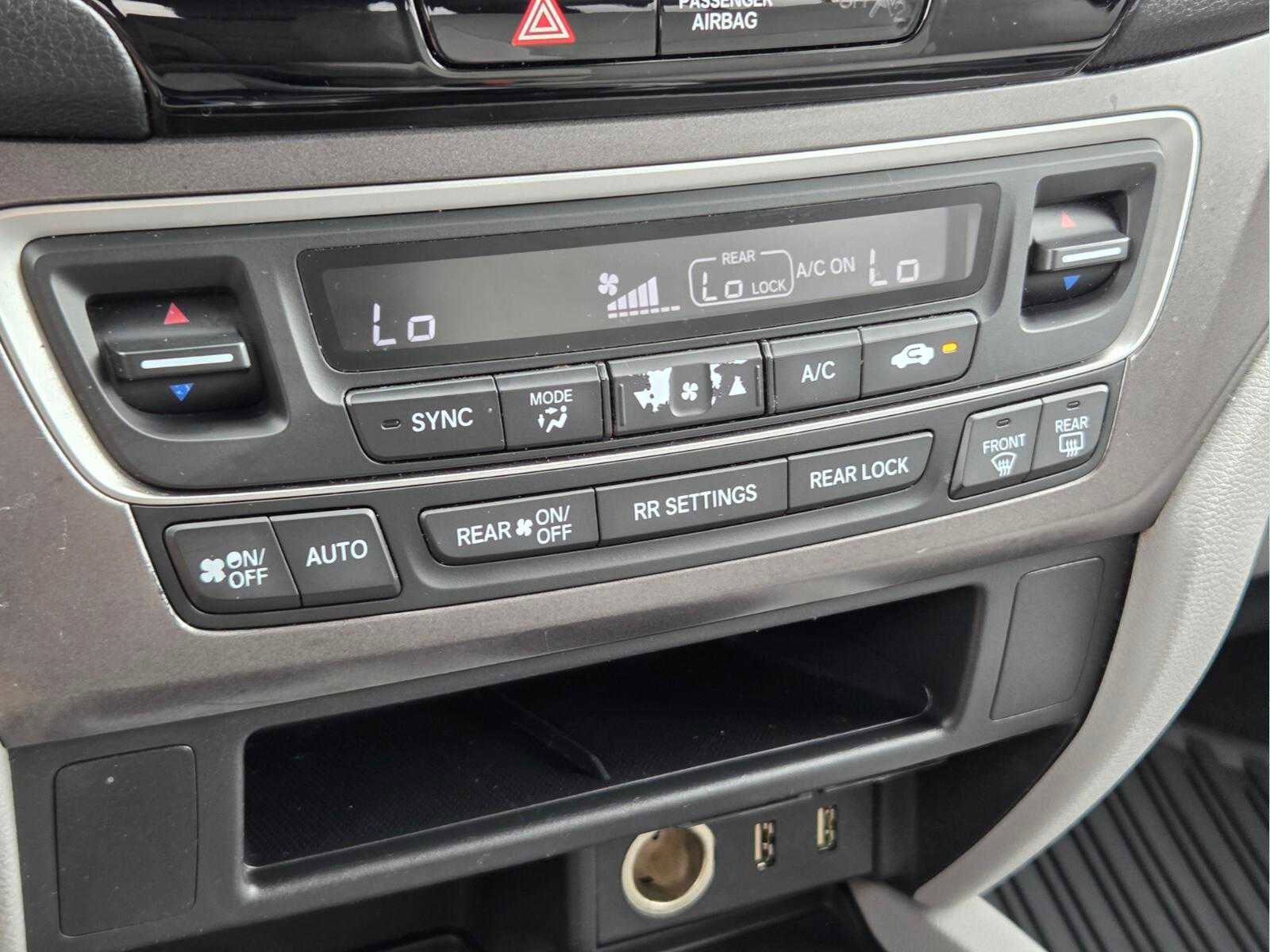 Used 2017 Honda Pilot EX image 25