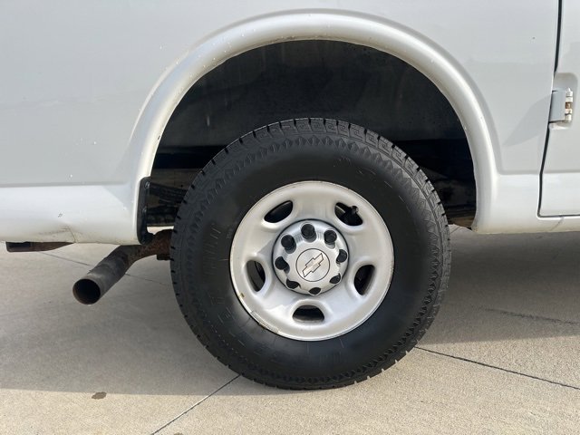 Used 2018 Chevrolet Express 2500 w/ Driver Convenience Package image 11