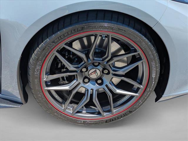 Used 2025 Chevrolet Corvette Z06 RWD image 18