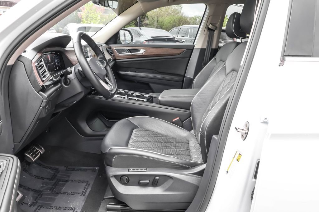 Used 2024 Volkswagen Atlas SEL Premium R-Line image 5