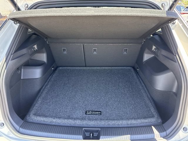 New 2026 Volkswagen Tiguan SE R-Line FWD image 24