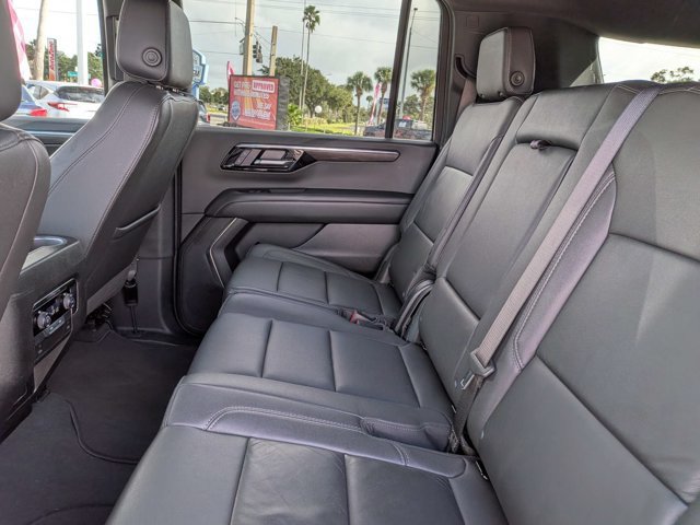 Used 2025 Chevrolet Suburban LT AWD/4WD image 17