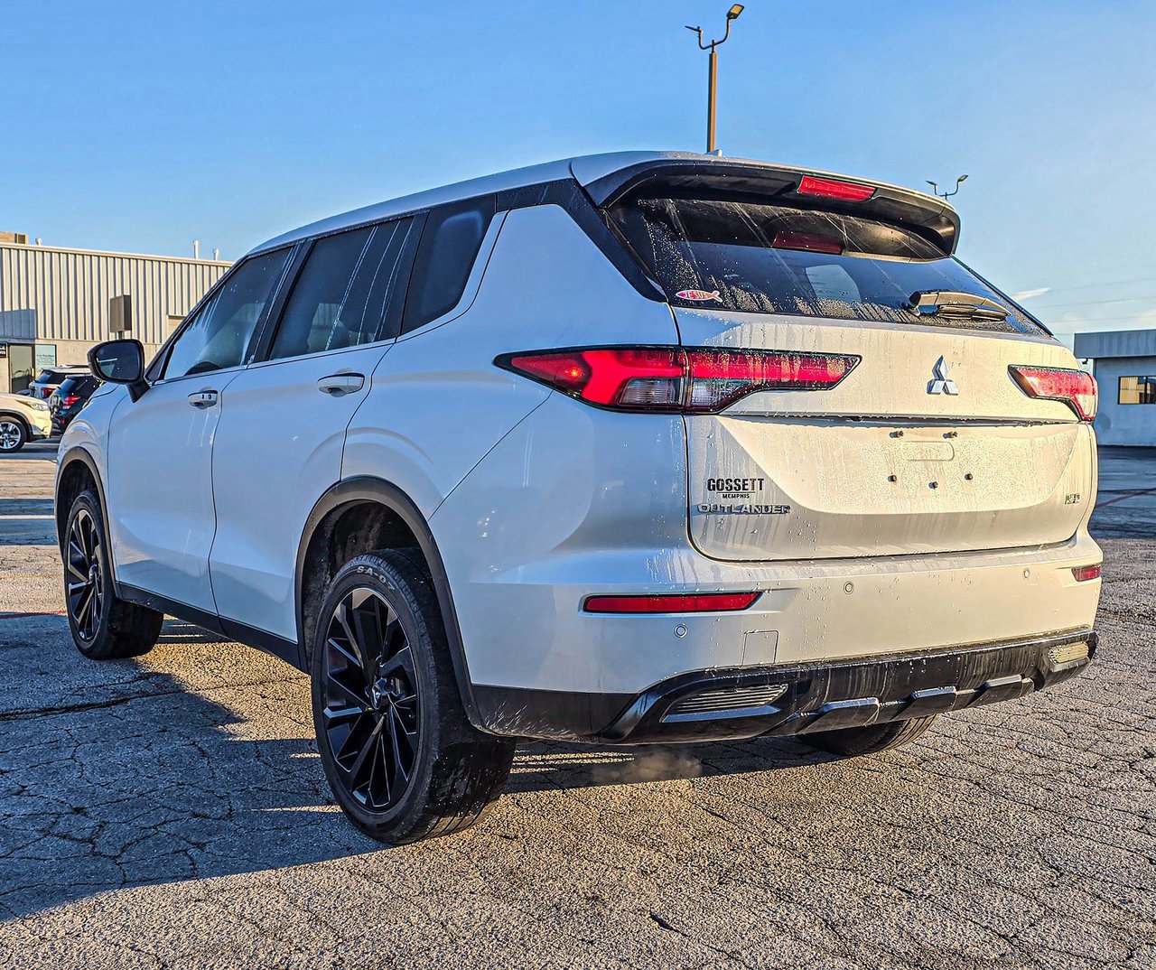 Used 2023 Mitsubishi Outlander SEL Black Edition image 4