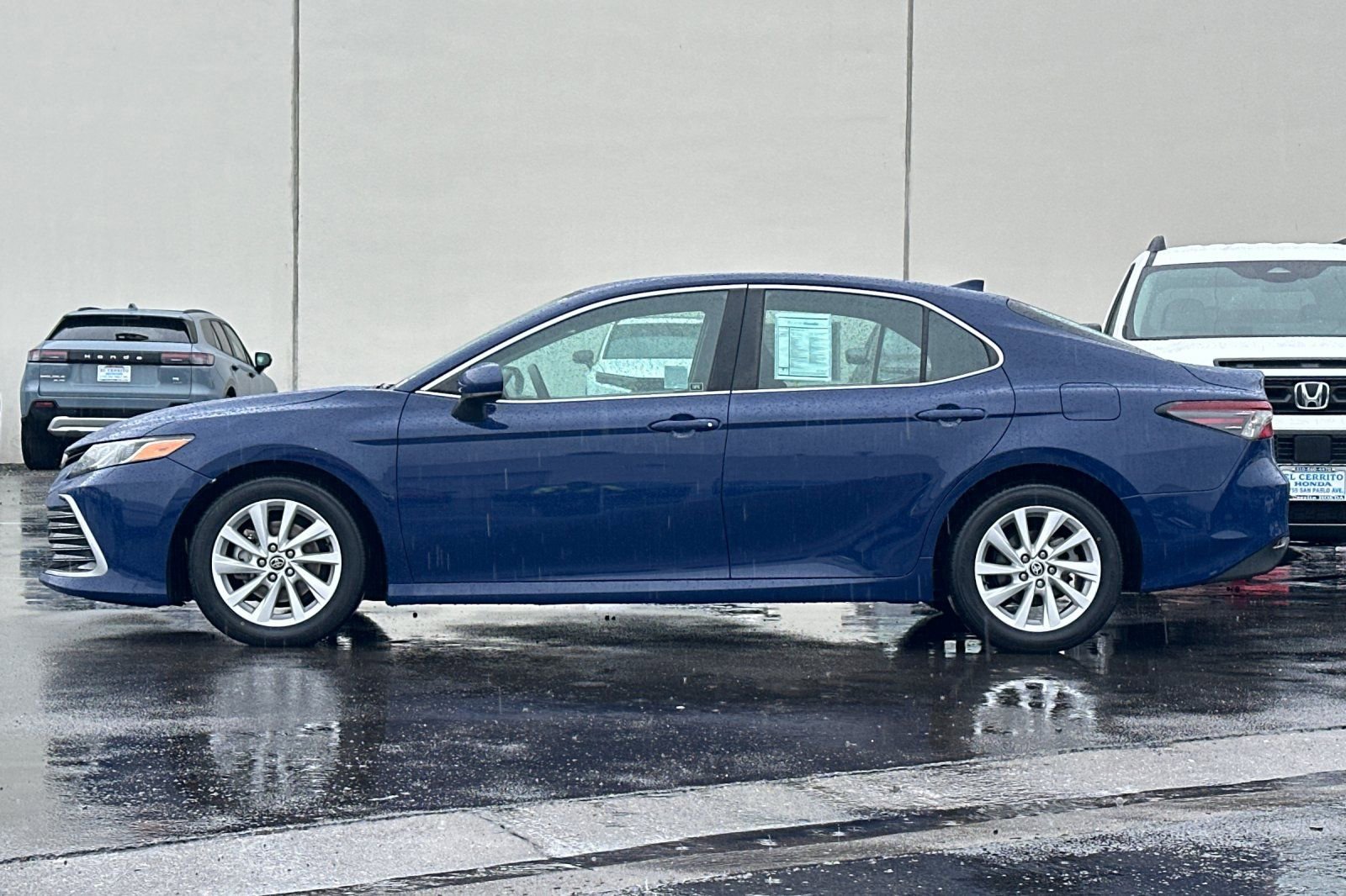 Used 2023 Toyota Camry LE image 6