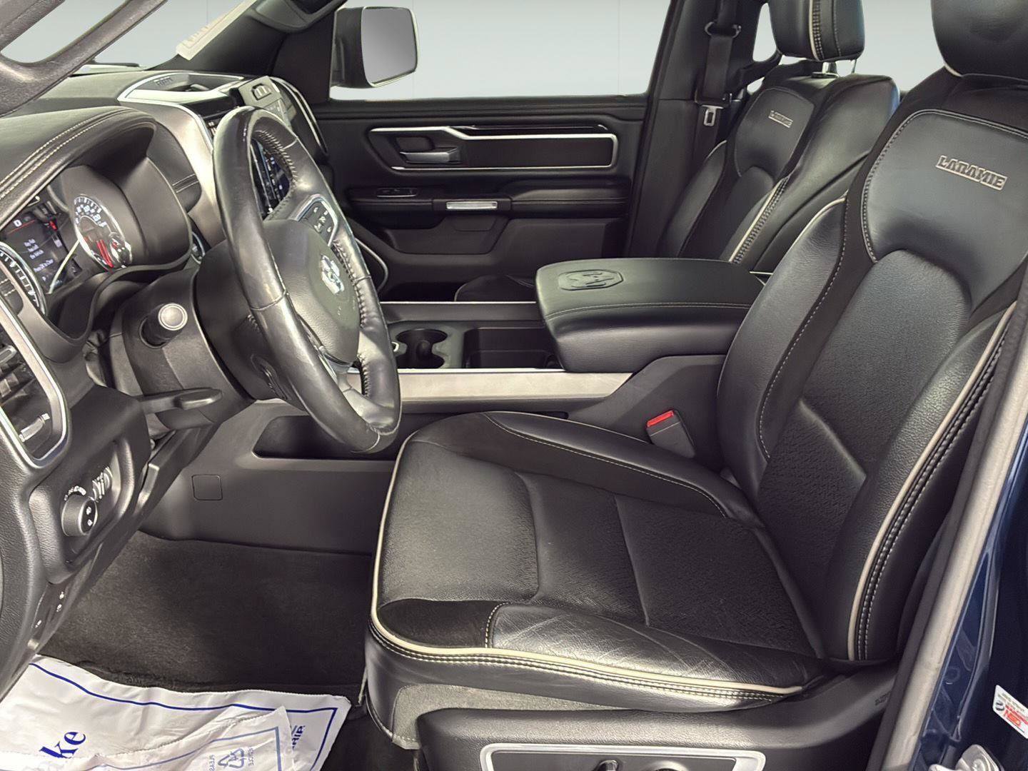 Used 2020 RAM 1500 Laramie w/ Sport Appearance Package AWD/4WD image 28