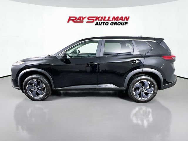 Used 2025 Nissan Rogue SV image 4