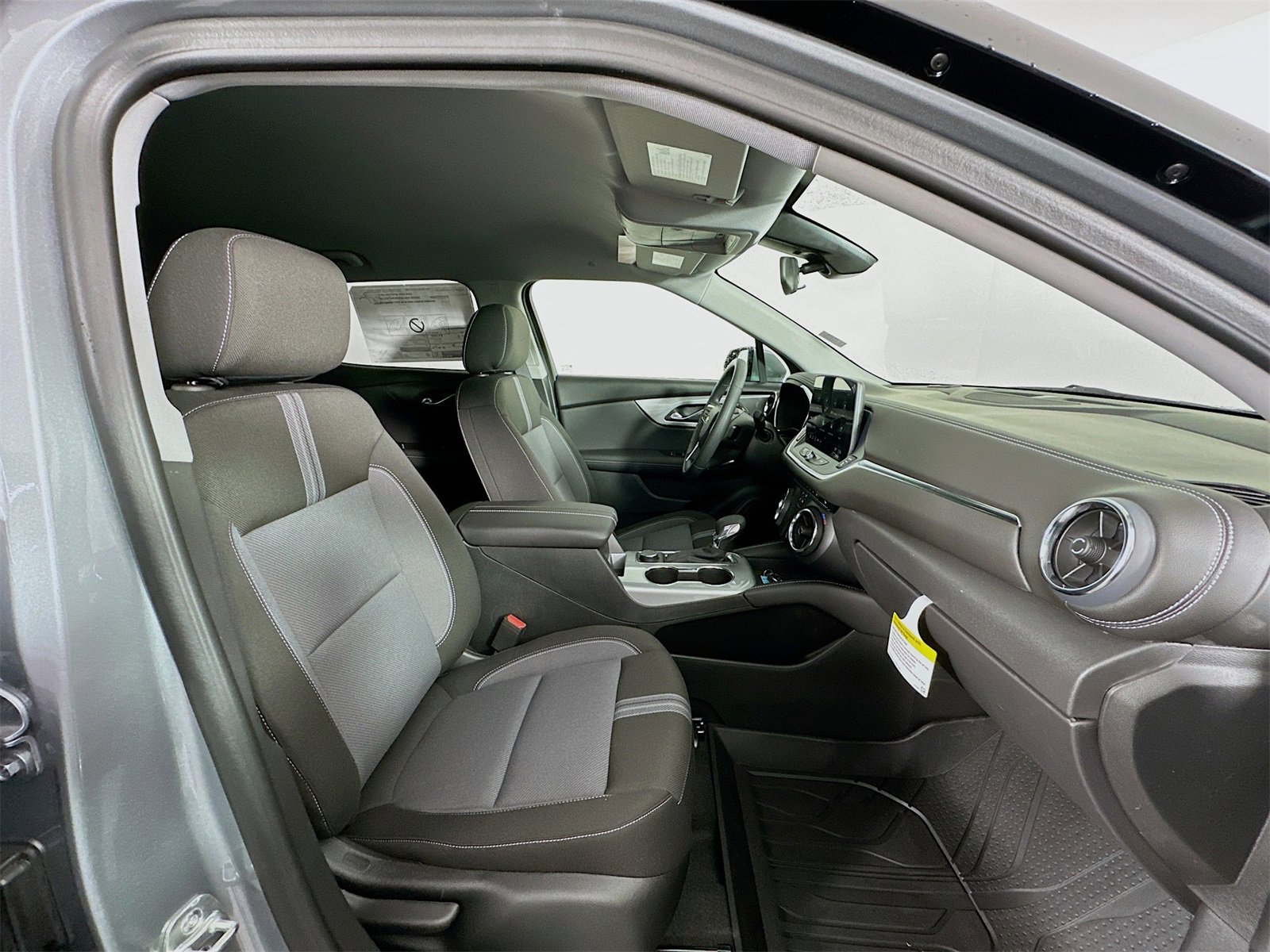 New 2025 Chevrolet Blazer LT w/ LPO, Floor Liner Package image 28