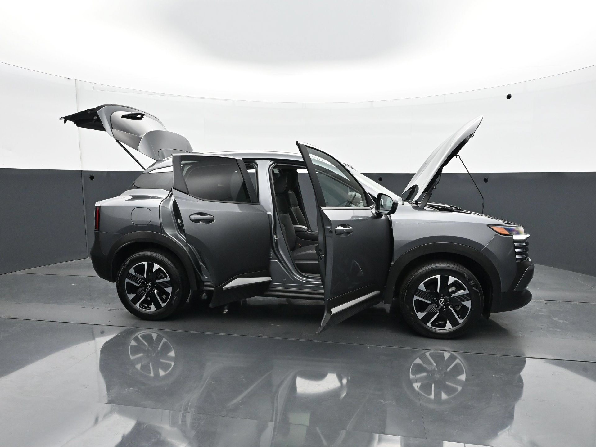 Used 2025 Nissan Kicks SV w/ SV Premium Package AWD/4WD image 35