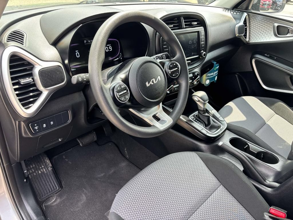 Used 2024 Kia Soul LX w/ Option Group 015 FWD image 13