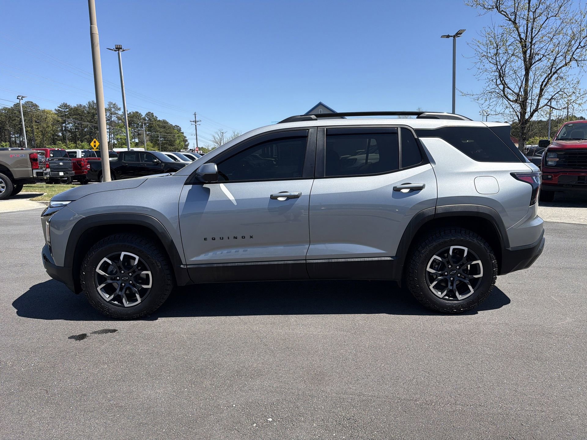 Used 2025 Chevrolet Equinox ACTIV w/ Safety and Technology Package image 25