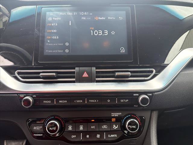 Used 2020 Kia Niro LXS FWD image 19