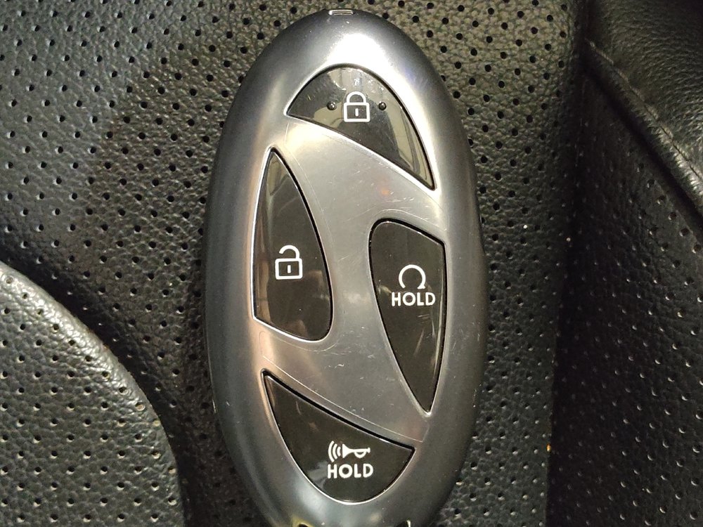 Used 2025 Hyundai Elantra Limited FWD image 32