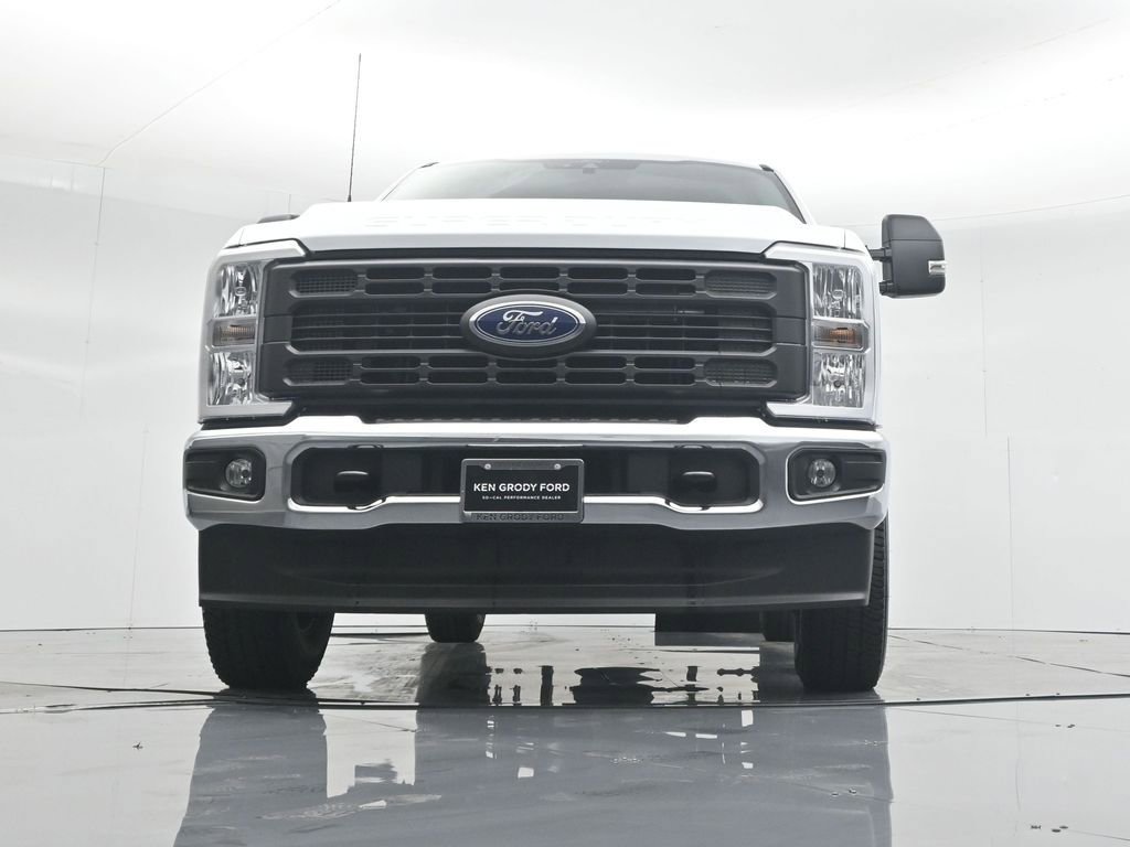 New 2026 Ford F250 XL w/ XL Chrome Package image 40