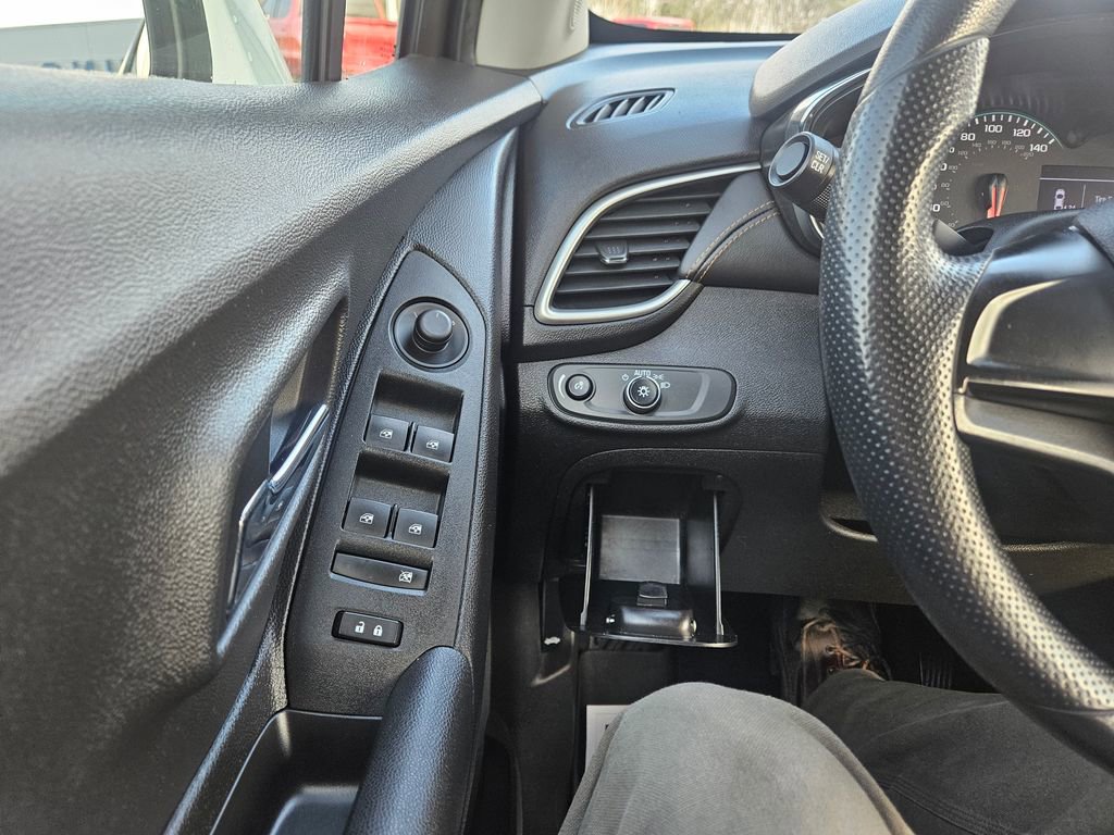 Used 2019 Chevrolet Trax LS AWD/4WD image 13