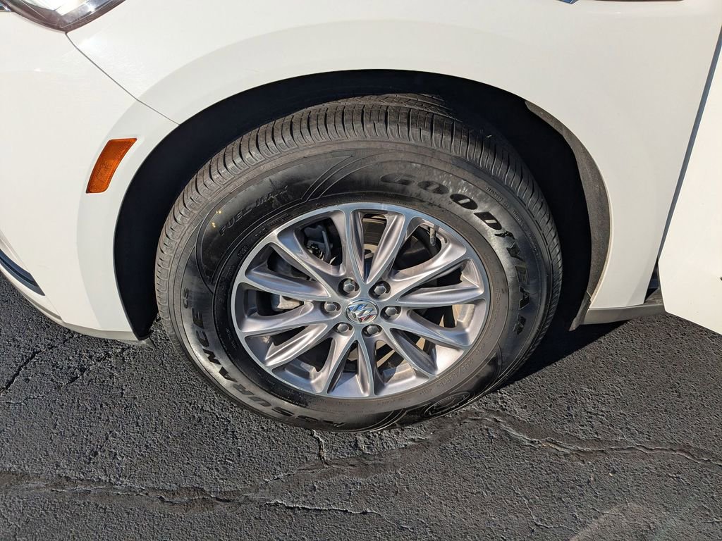 Used 2024 Buick Enclave Premium image 38