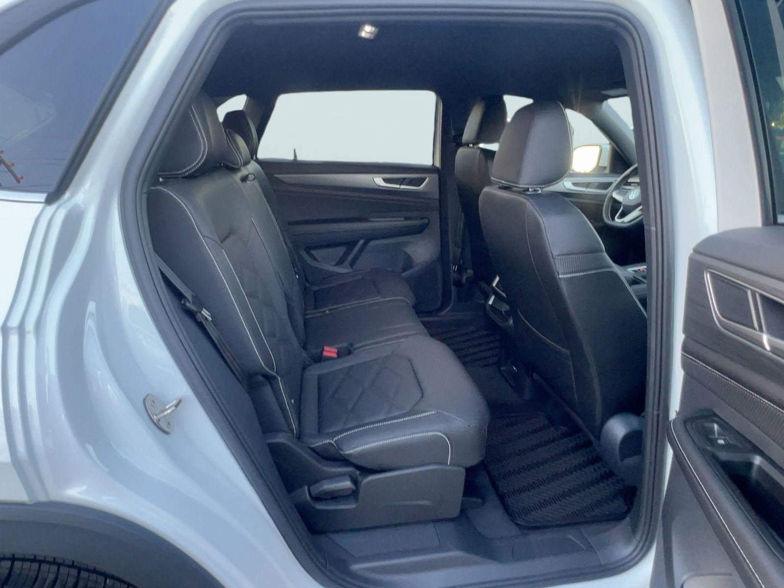 New 2026 Volkswagen Atlas Cross Sport SE image 25