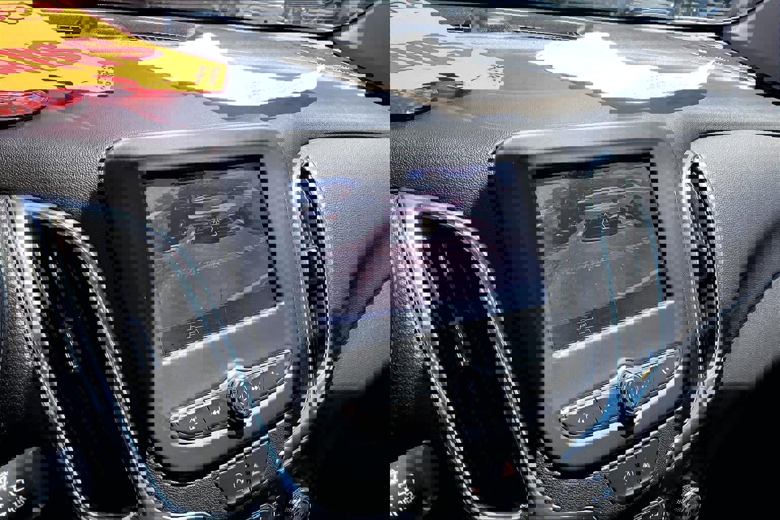 Certified 2024 Chevrolet Equinox LT w/ LPO, Floor Liner Package FWD image 21