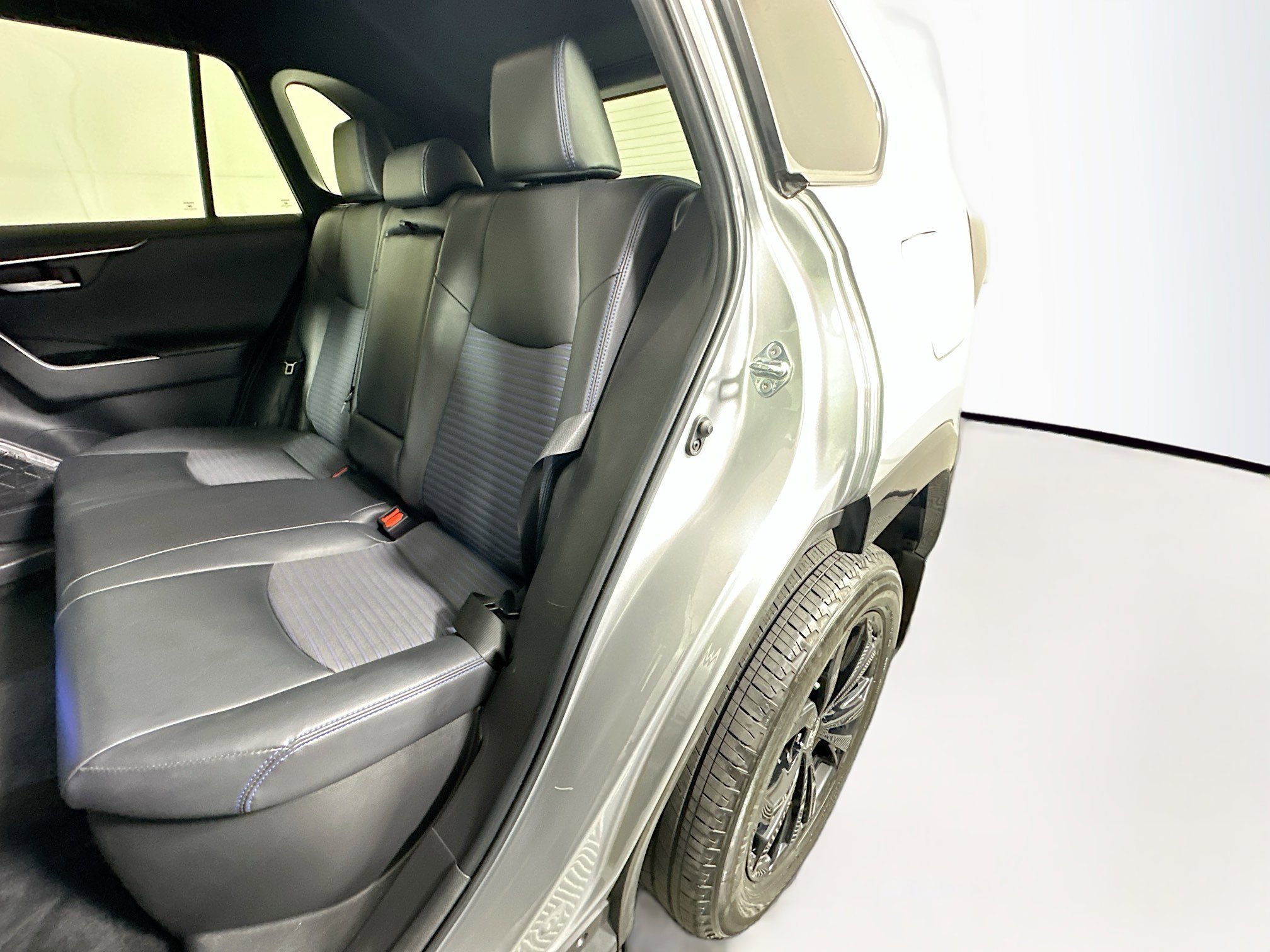 Used 2024 Toyota RAV4 XSE AWD/4WD image 26