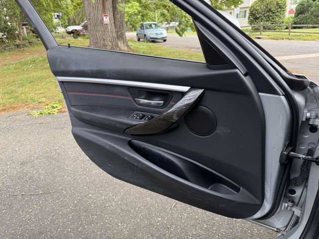 Used 2018 BMW 330i xDrive Sedan AWD/4WD image 19