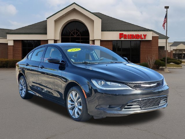 Used 2015 Chrysler 200 S w/ Comfort Group FWD image 2
