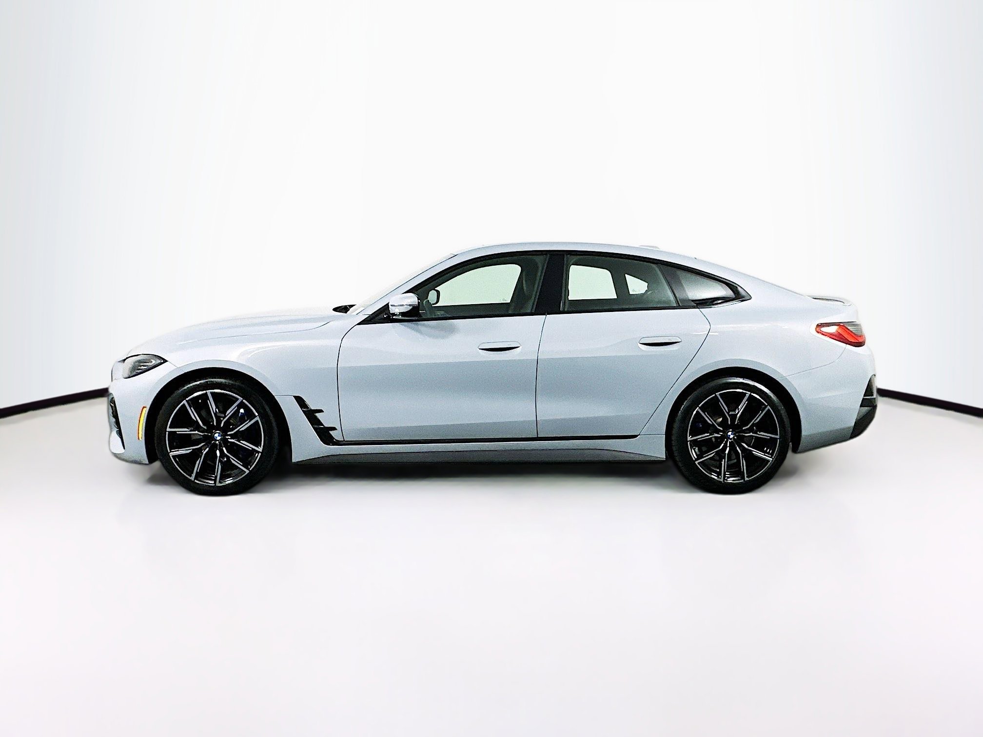 Used 2022 BMW 430i Gran Coupe w/ M Sport Package image 4