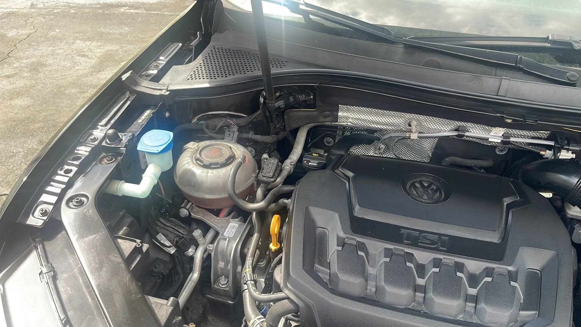 Used 2019 Volkswagen Tiguan SEL Premium image 39