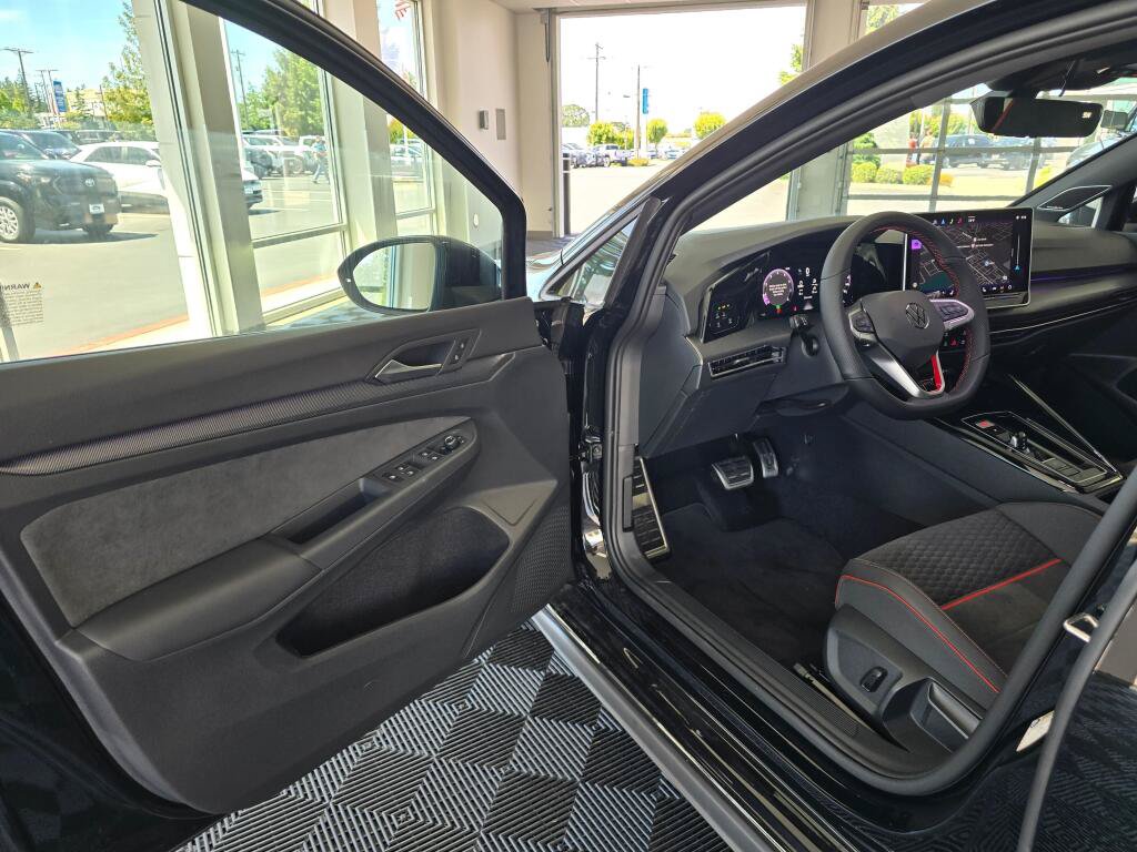 New 2026 Volkswagen GTI SE FWD image 31