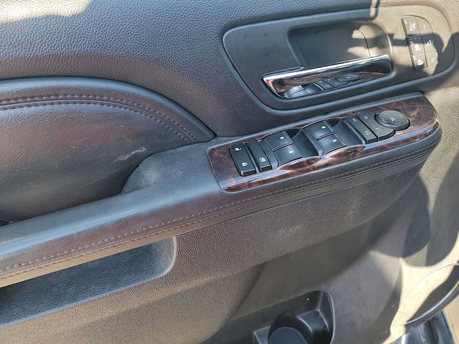 Used 2012 GMC Yukon XL Denali AWD/4WD image 13