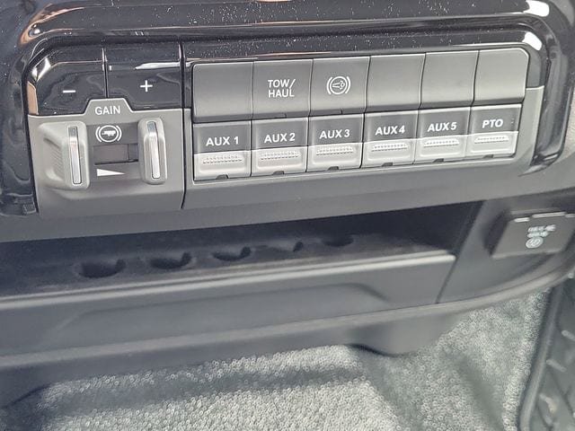 New 2026 RAM 5500 Tradesman AWD/4WD image 31