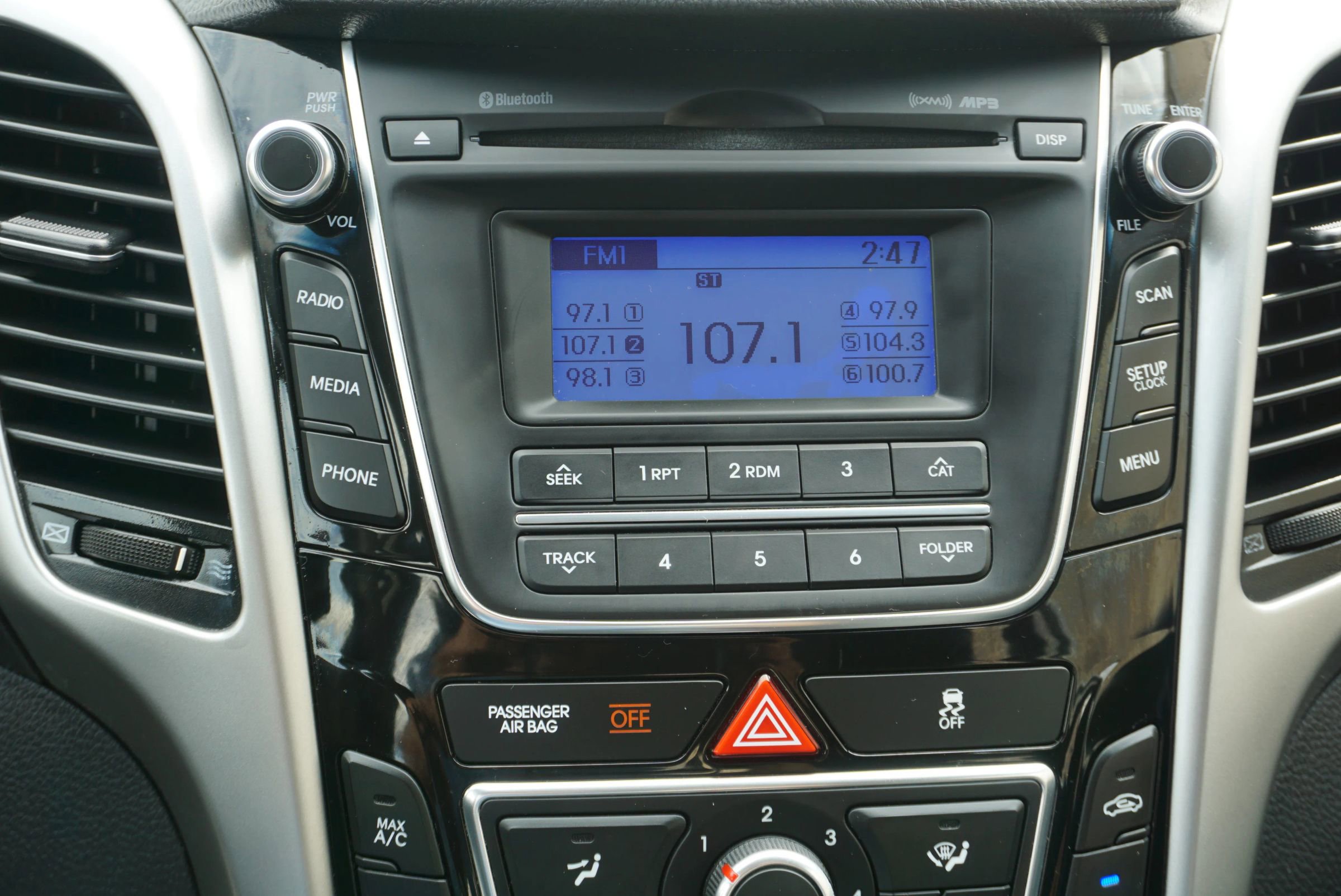 Used 2014 Hyundai Elantra GT FWD image 24