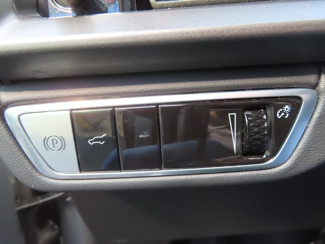 Certified 2026 Cadillac Vistiq Sport w/ LPO, Floor Liner Package AWD/4WD image 33