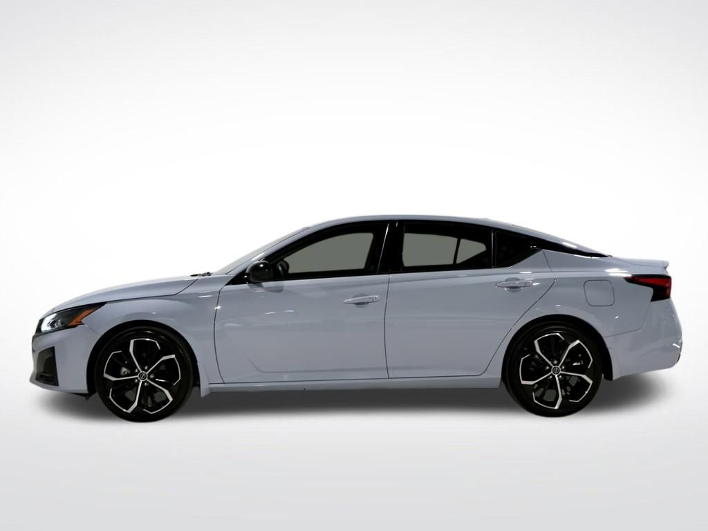 Used 2023 Nissan Altima 2.5 SR image 5