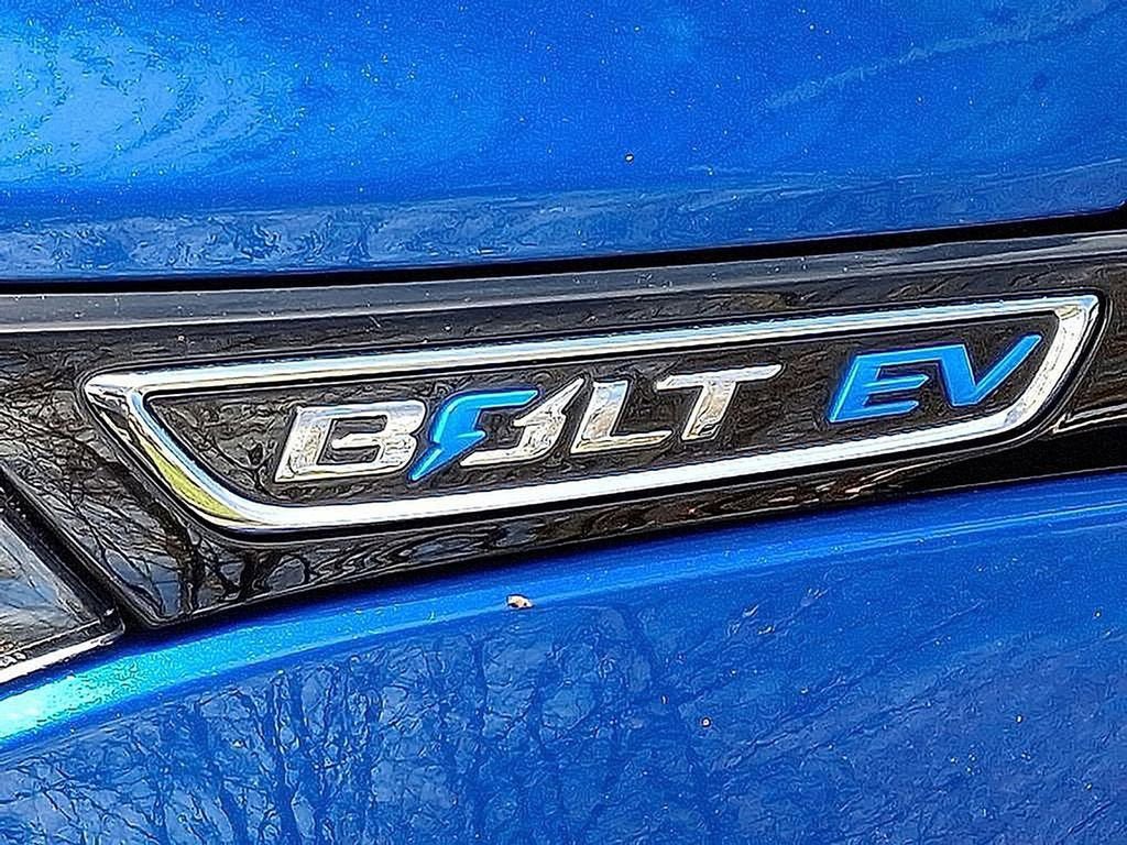 Used 2020 Chevrolet Bolt LT FWD image 34