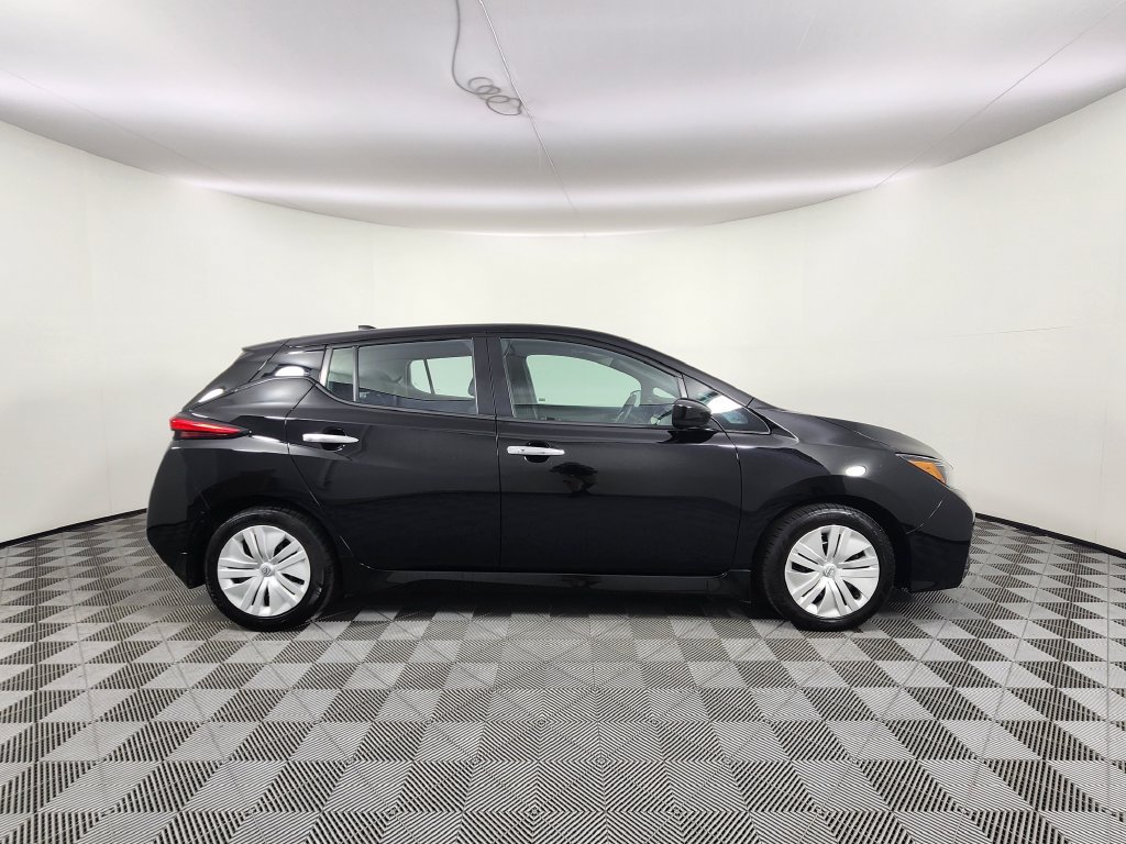 Used 2025 Nissan Leaf S FWD image 6