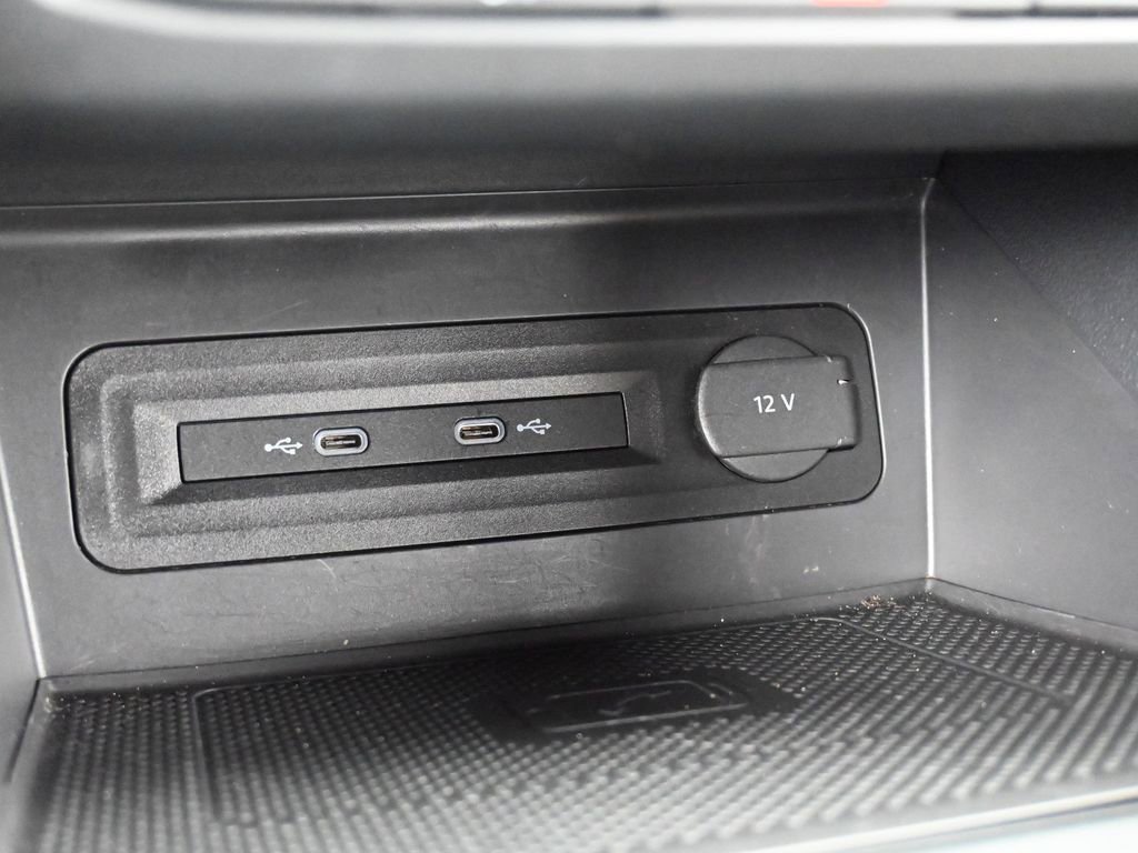 Used 2021 Volkswagen Atlas Cross Sport SE w/ Panoramic Sunroof Package image 28