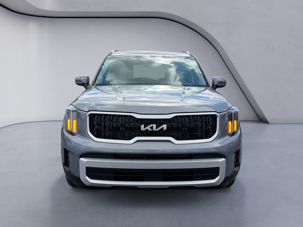 Used 2025 Kia Telluride EX w/ EX Captain's Chair Package image 8