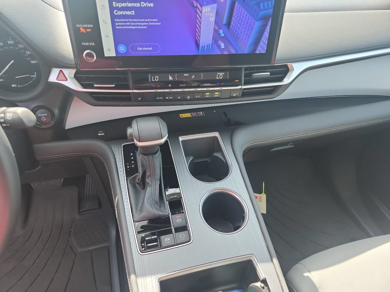 Certified 2025 Toyota Sienna XLE AWD/4WD image 4