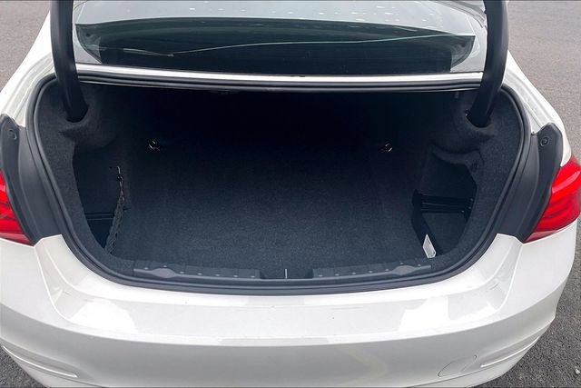 Used 2018 BMW 320i Sedan image 32