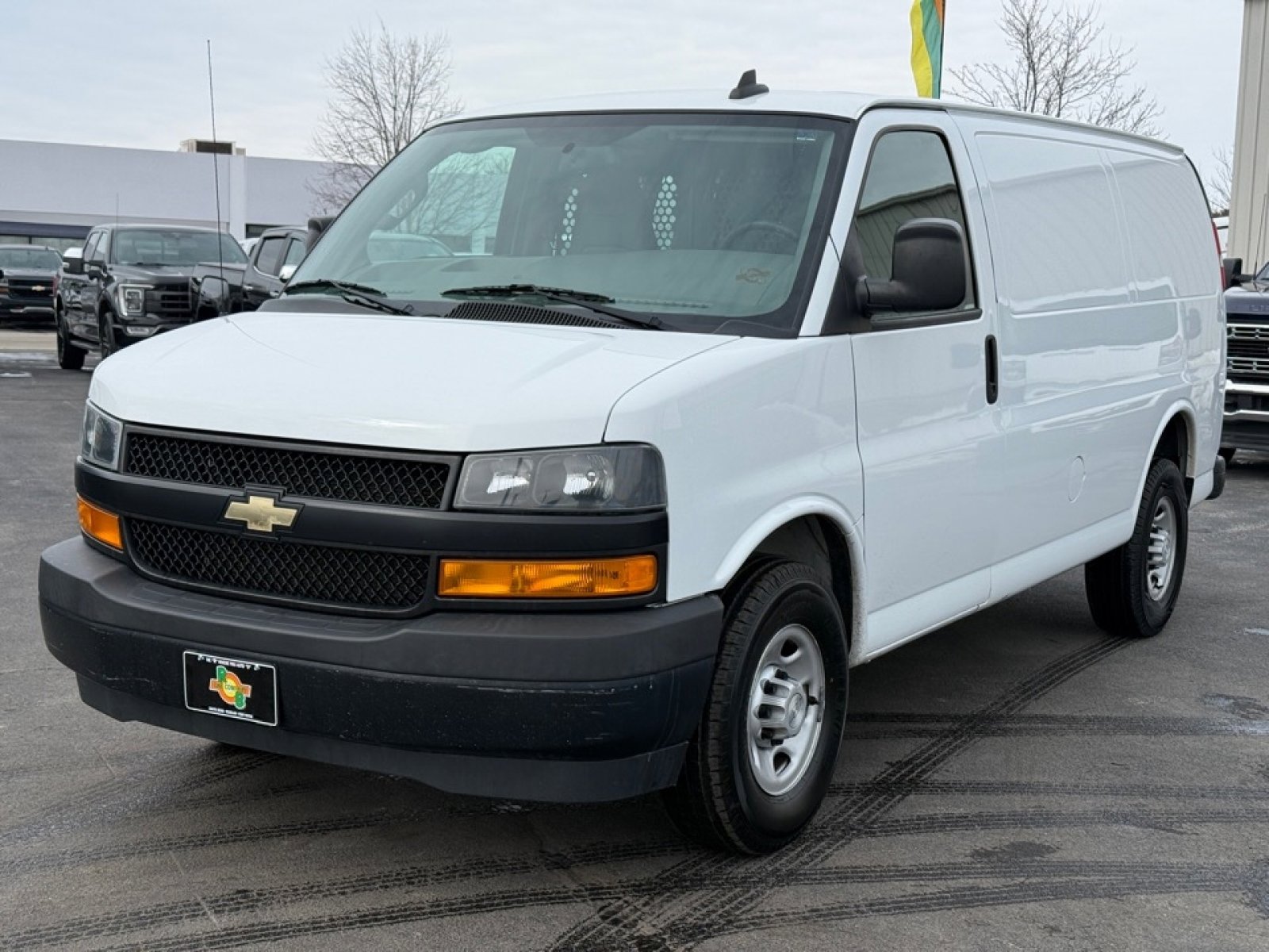 Used 2018 Chevrolet Express 2500 w/ Driver Convenience Package image 4