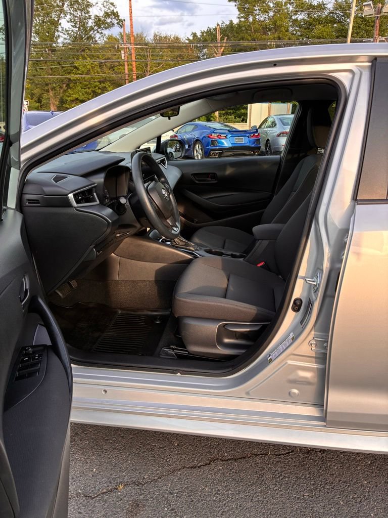 Used 2024 Toyota Corolla LE FWD image 21