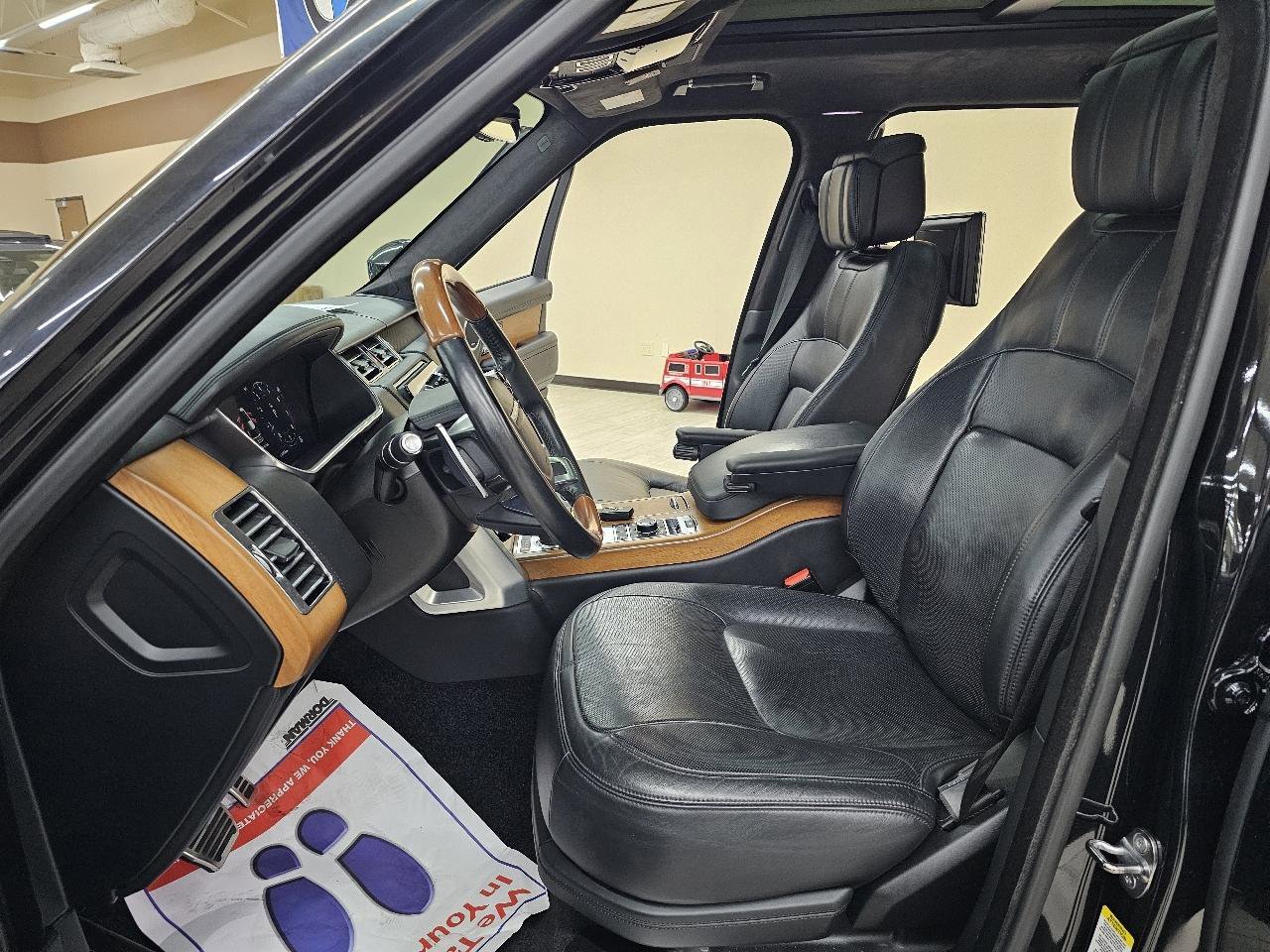 Used 2021 Land Rover Range Rover Long Wheelbase Autobiography image 17