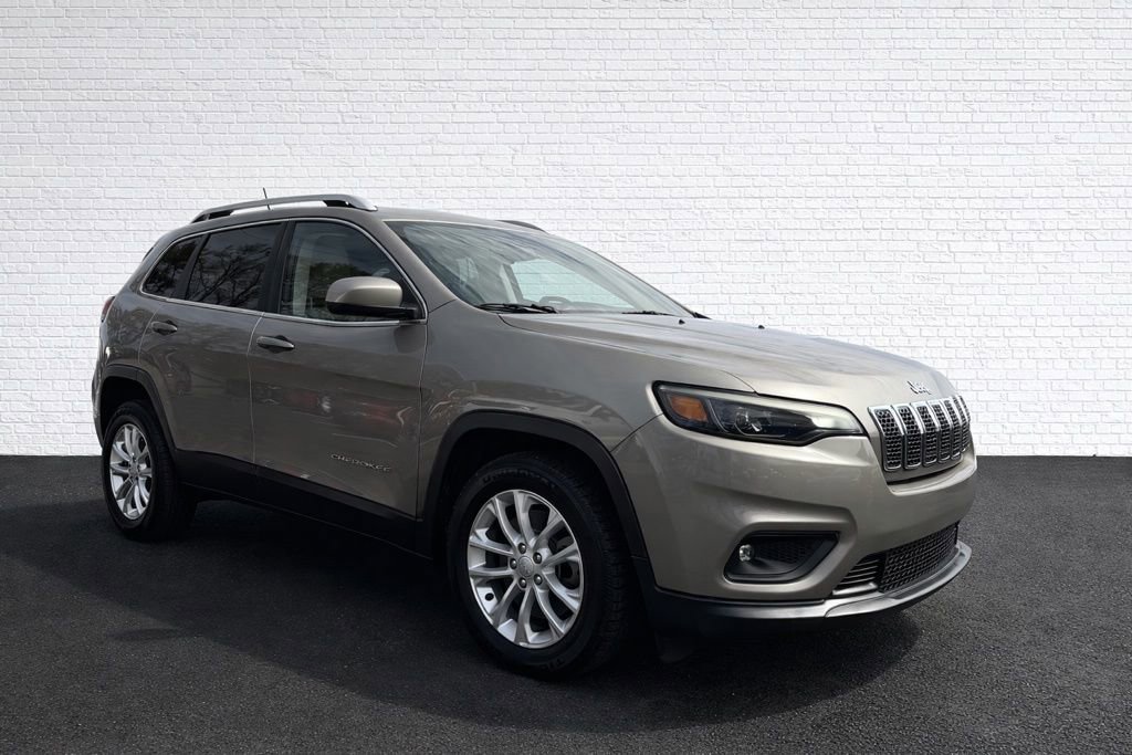 Used 2019 Jeep Cherokee Latitude w/ Popular Appearance Group image 3