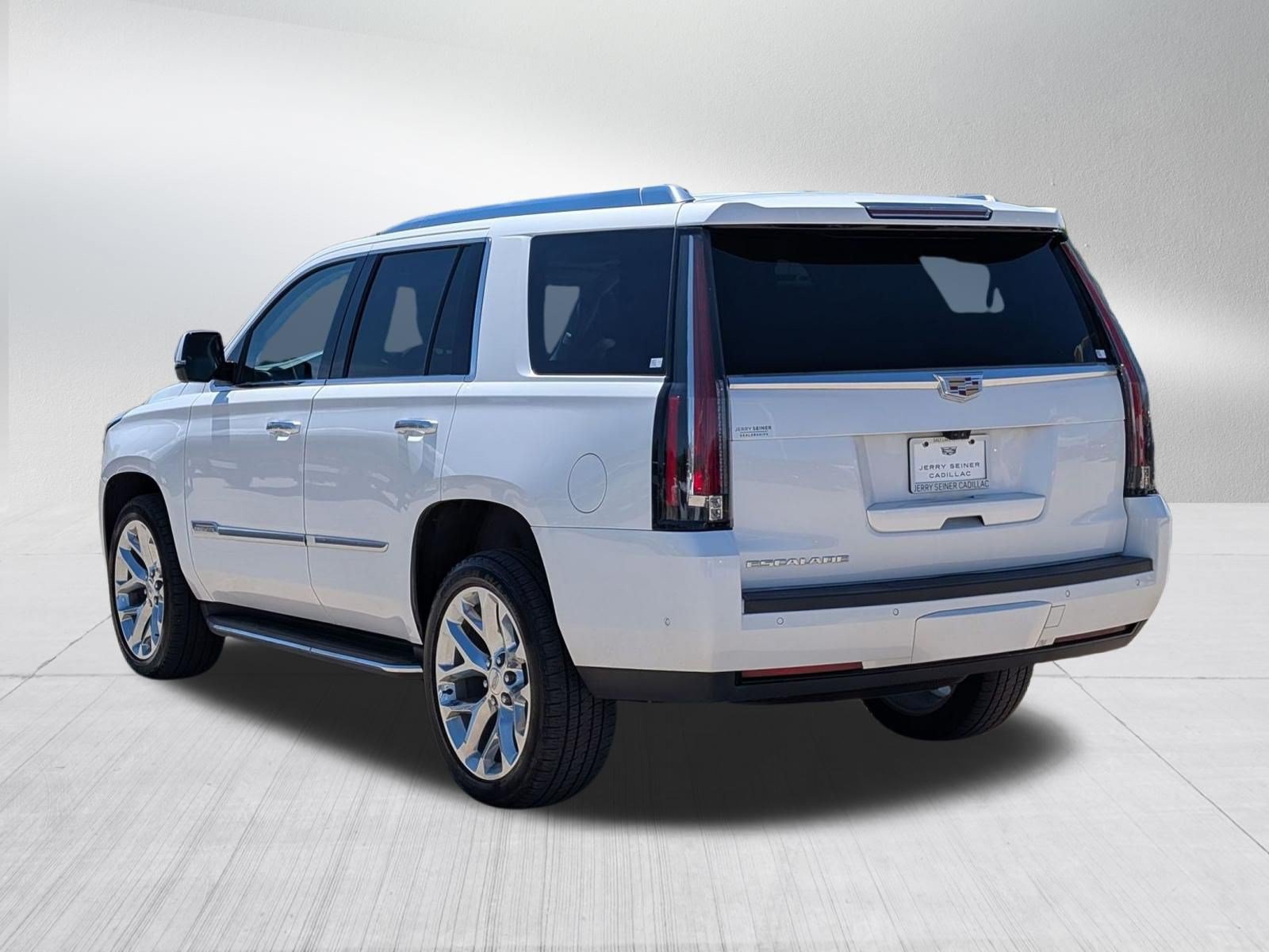 Used 2020 Cadillac Escalade Premium Luxury AWD/4WD image 3