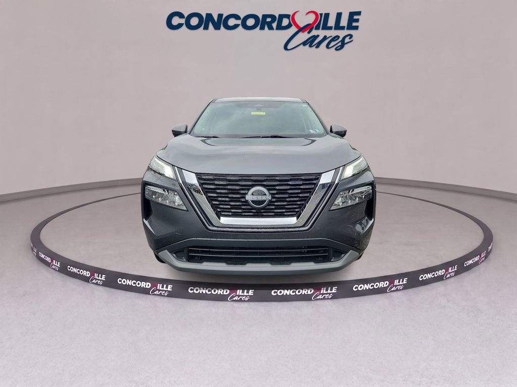 Used 2023 Nissan Rogue SV AWD/4WD image 2