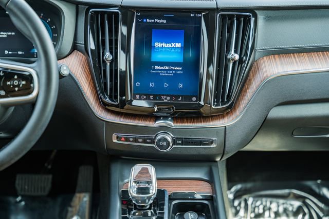 Used 2023 Volvo XC60 B5 Ultimate w/ Climate Package image 21