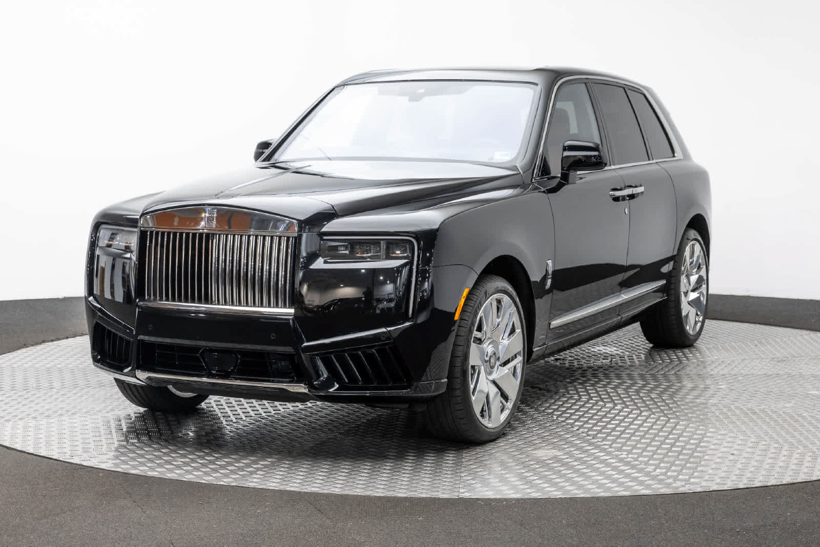 New 2026 Rolls-Royce Cullinan w/ Interior Detailing Package