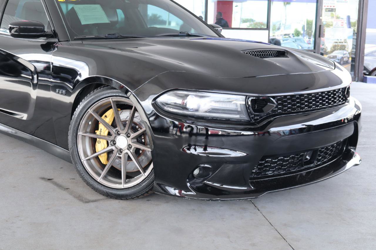 Used 2016 Dodge Charger SRT w/ Harman/Kardon Audio Group RWD image 2