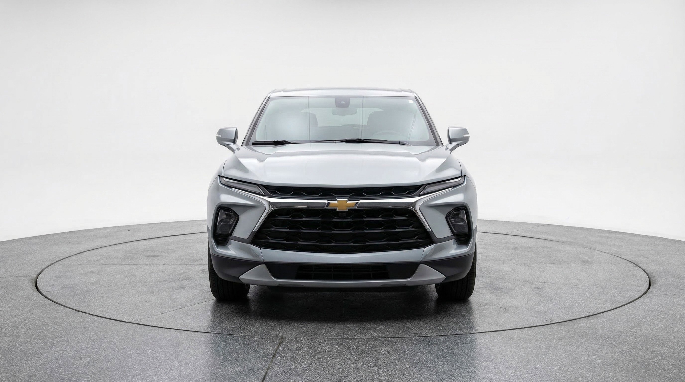 Used 2025 Chevrolet Blazer LT image 2
